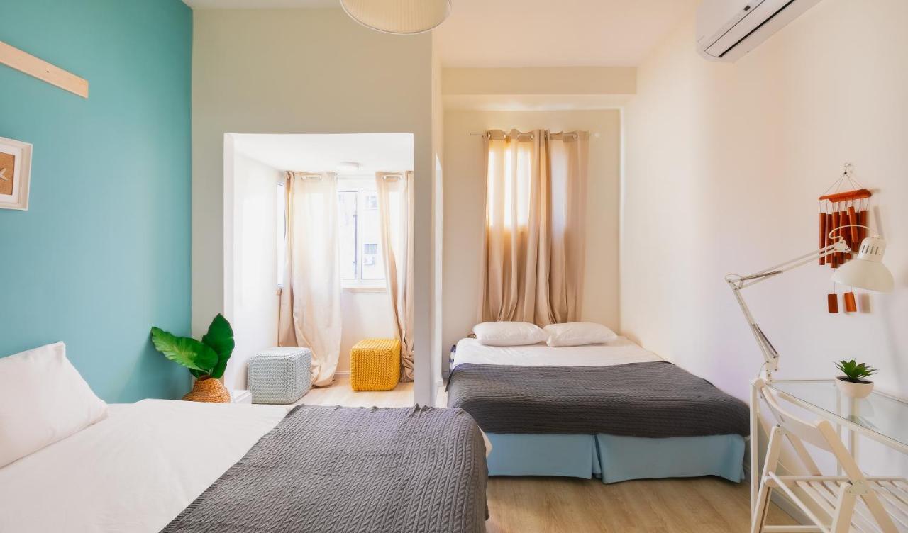 4 Bedroom Apartment On The Beach 特拉维夫 外观 照片